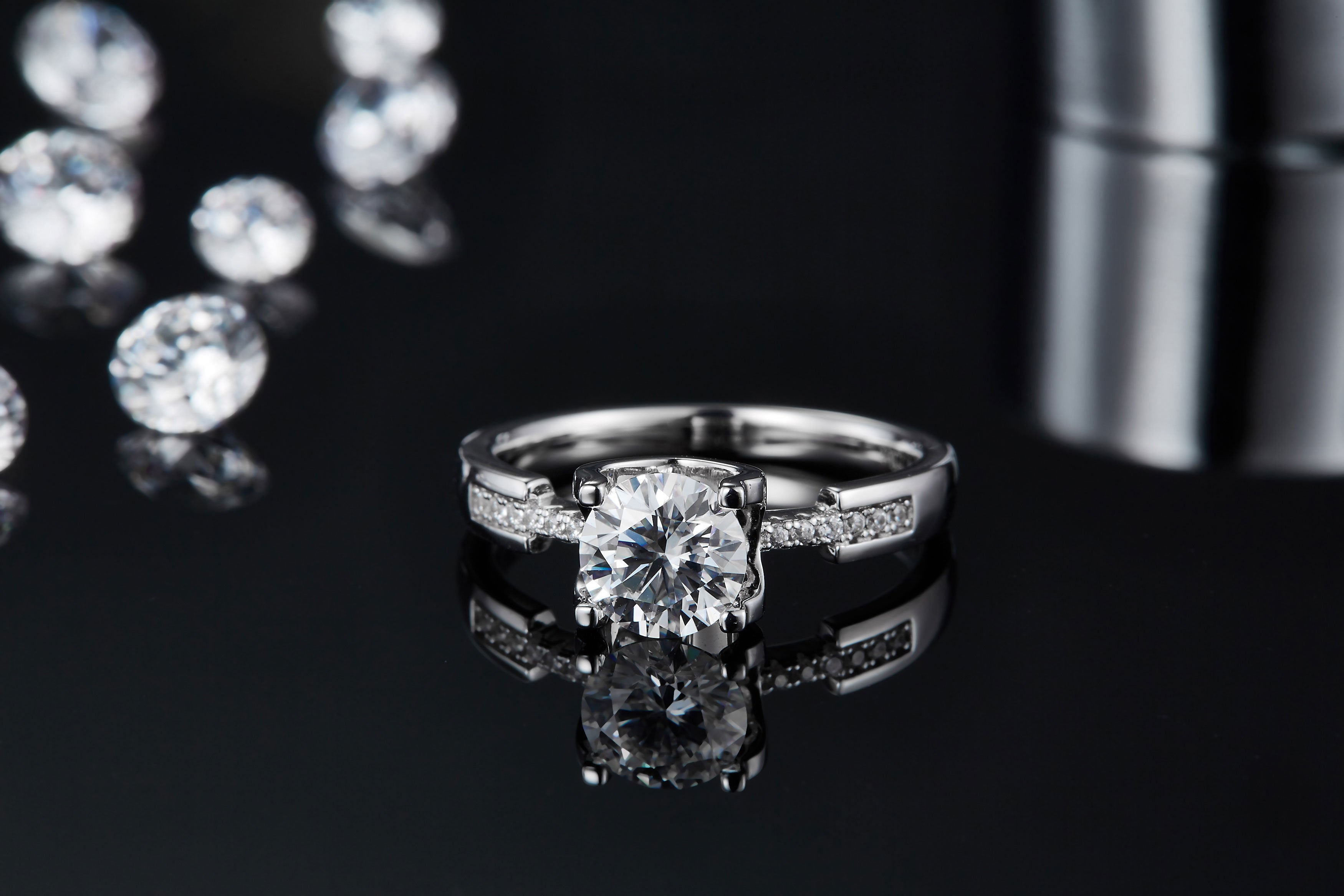 Shield of Light Moissanite Ring 1 Carat S925