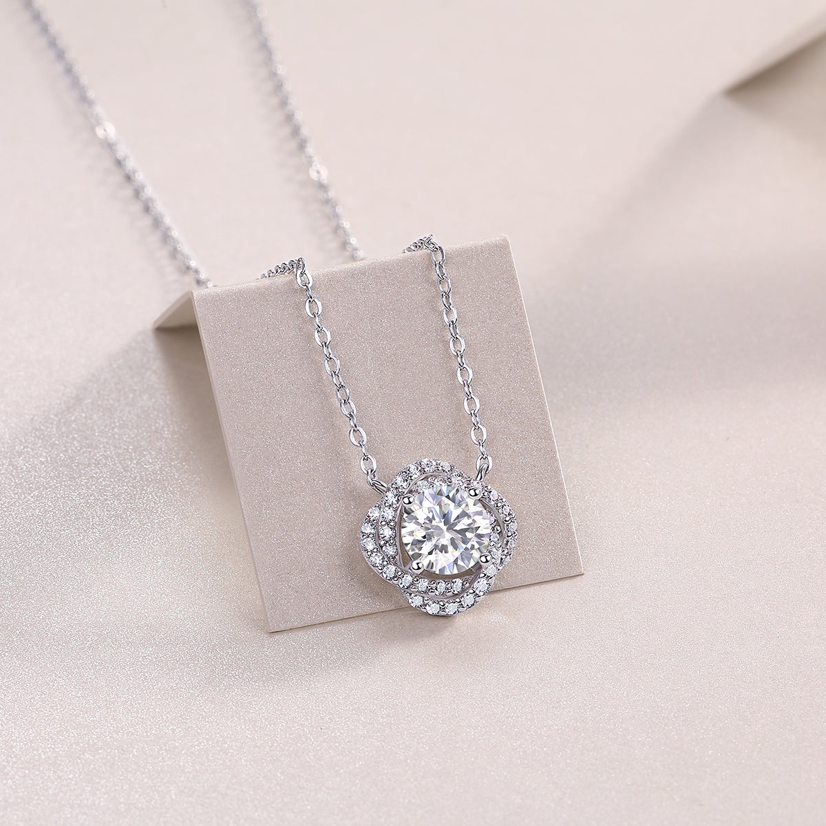 Lucky Flower Moissanite Necklace 1ct Silver