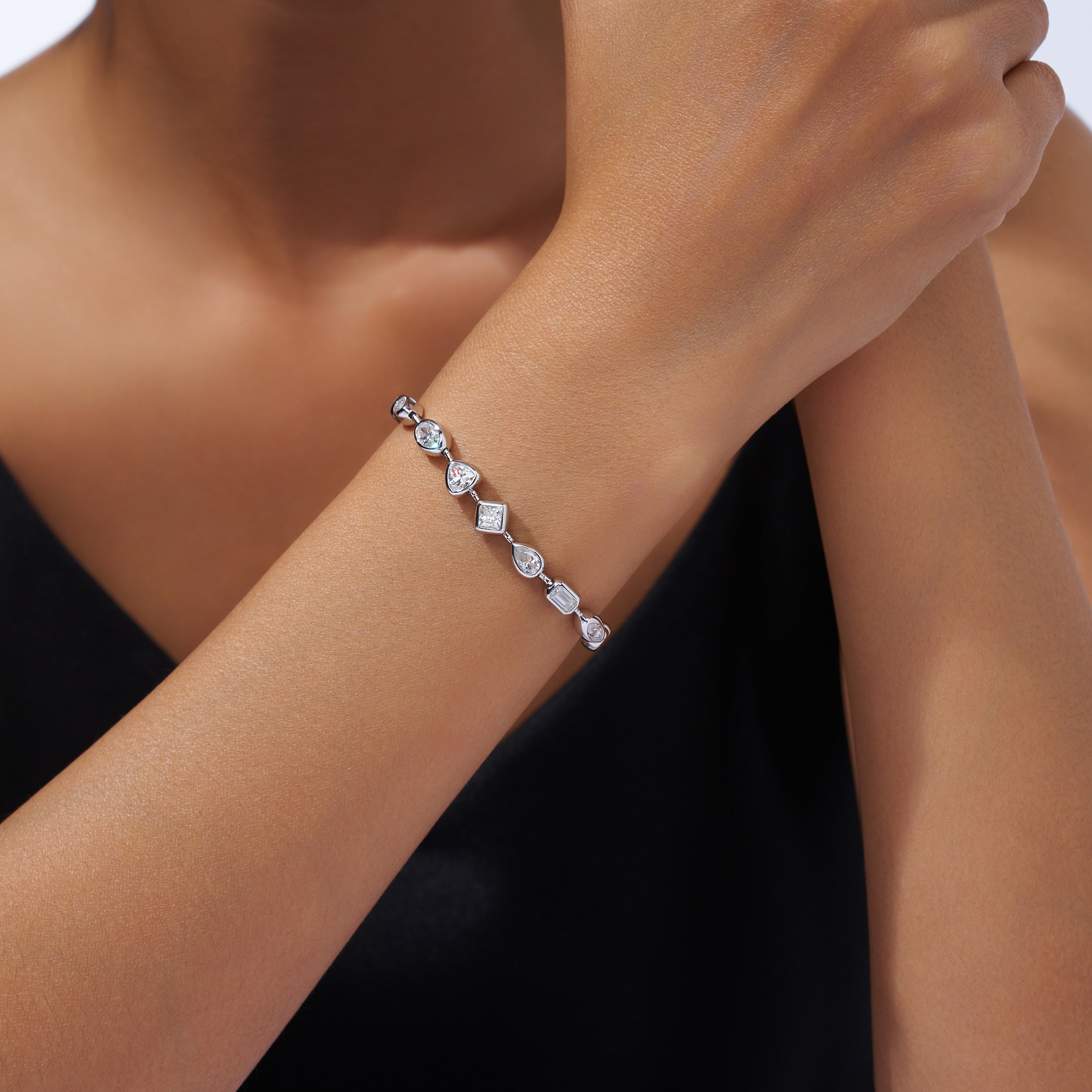 Linen Whisper Moissanite Bracelet