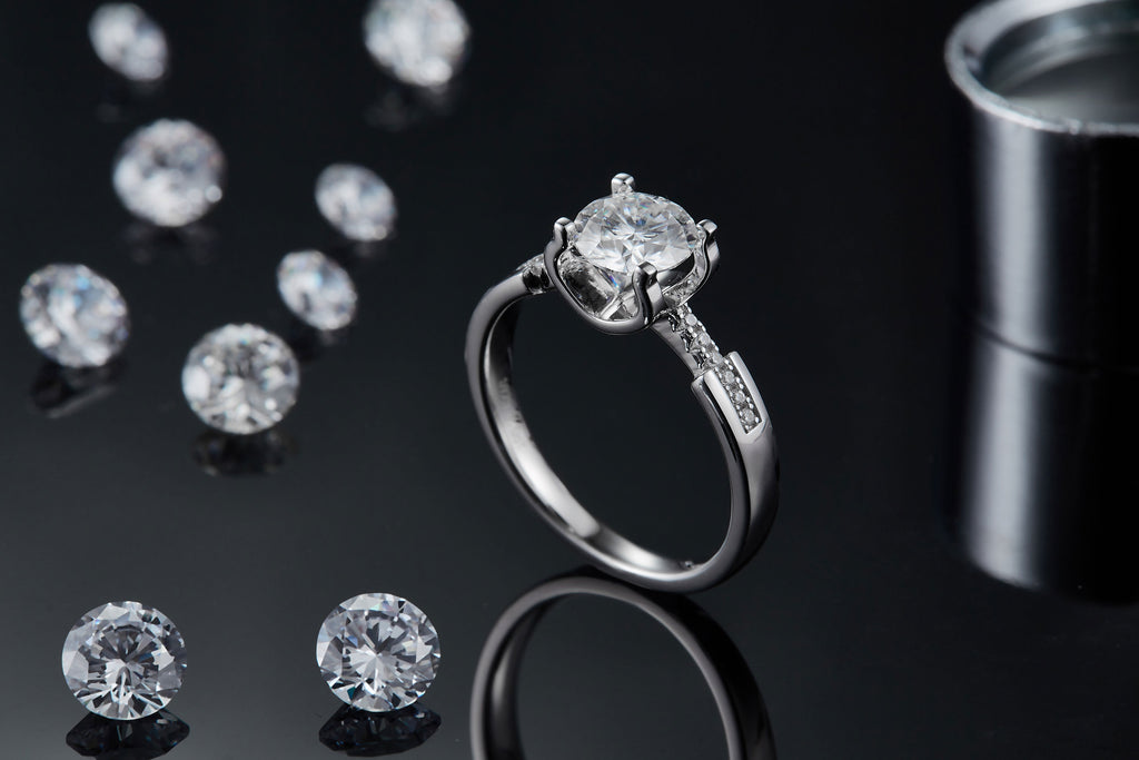 Shield of Light Moissanite Ring 1 Carat S925