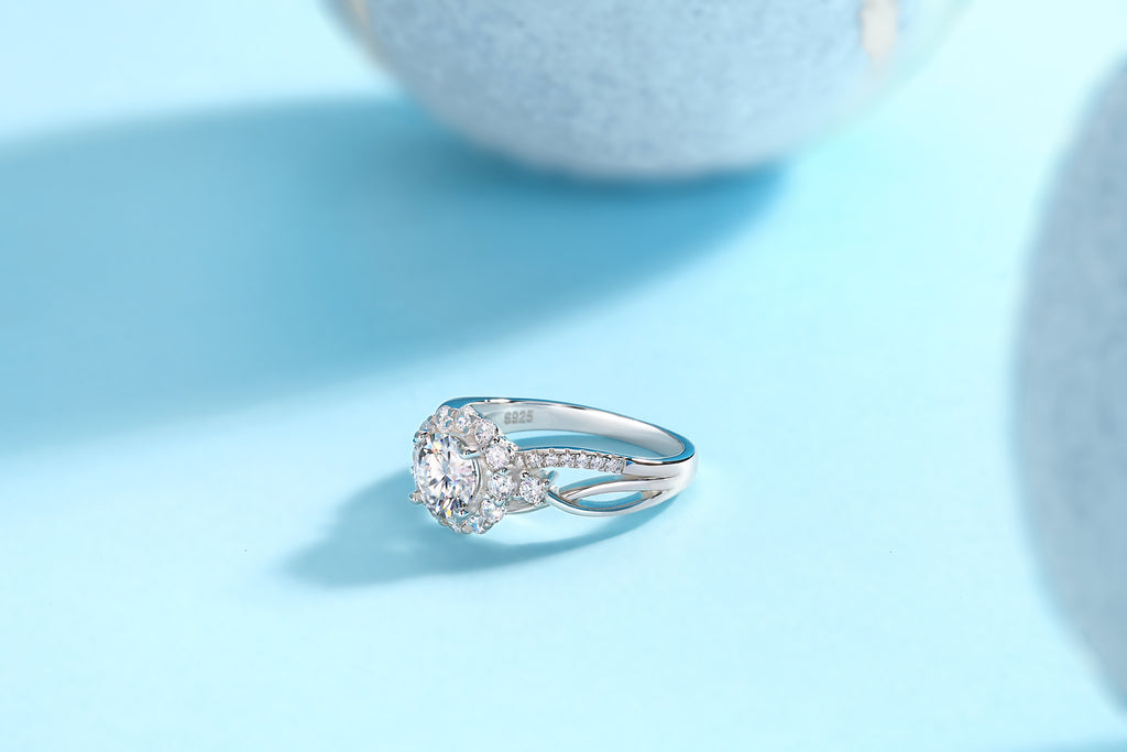 Snow Lotus Moissanite Ring 2 Carat Silver