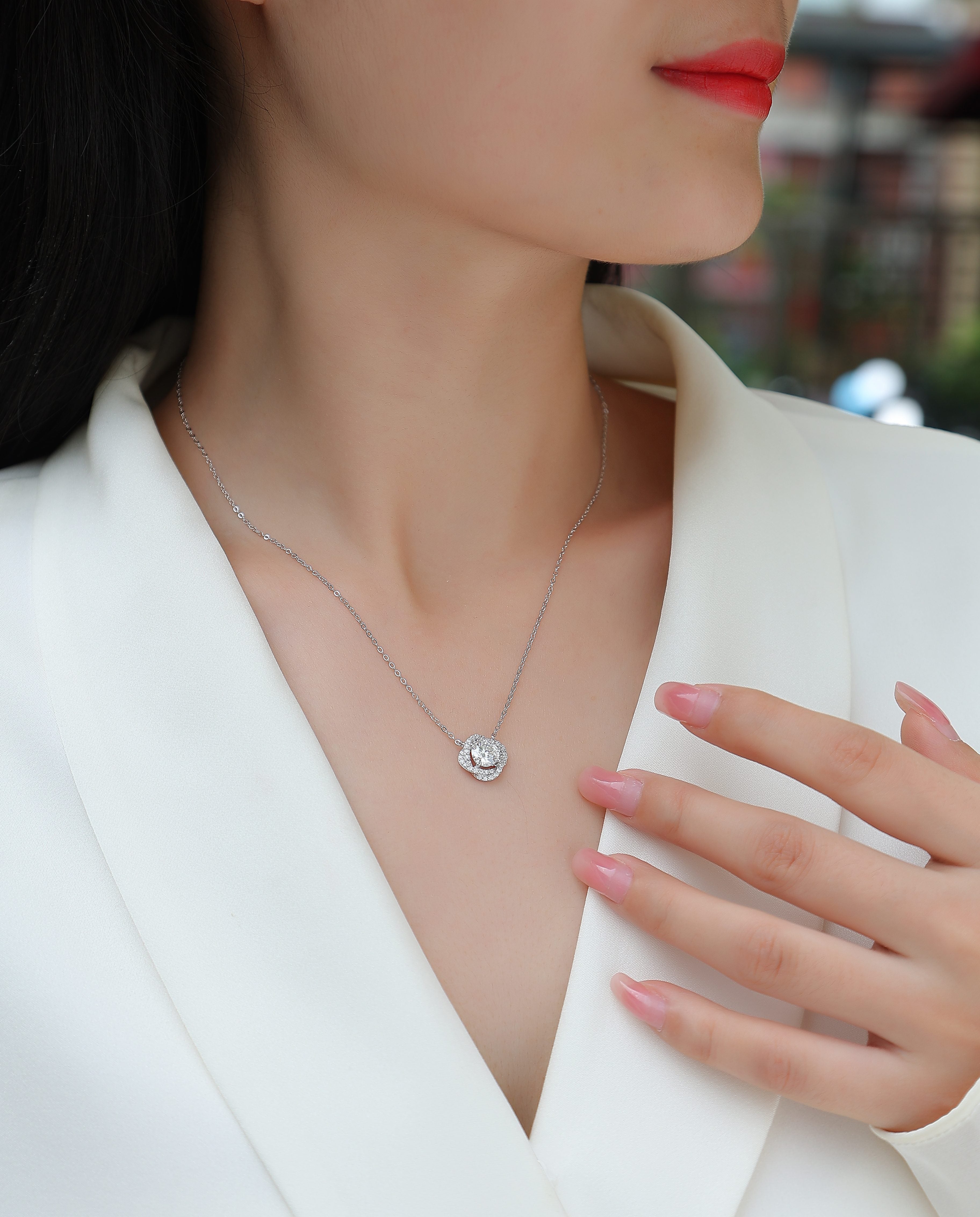 Lucky Flower Moissanite Necklace 1ct Silver