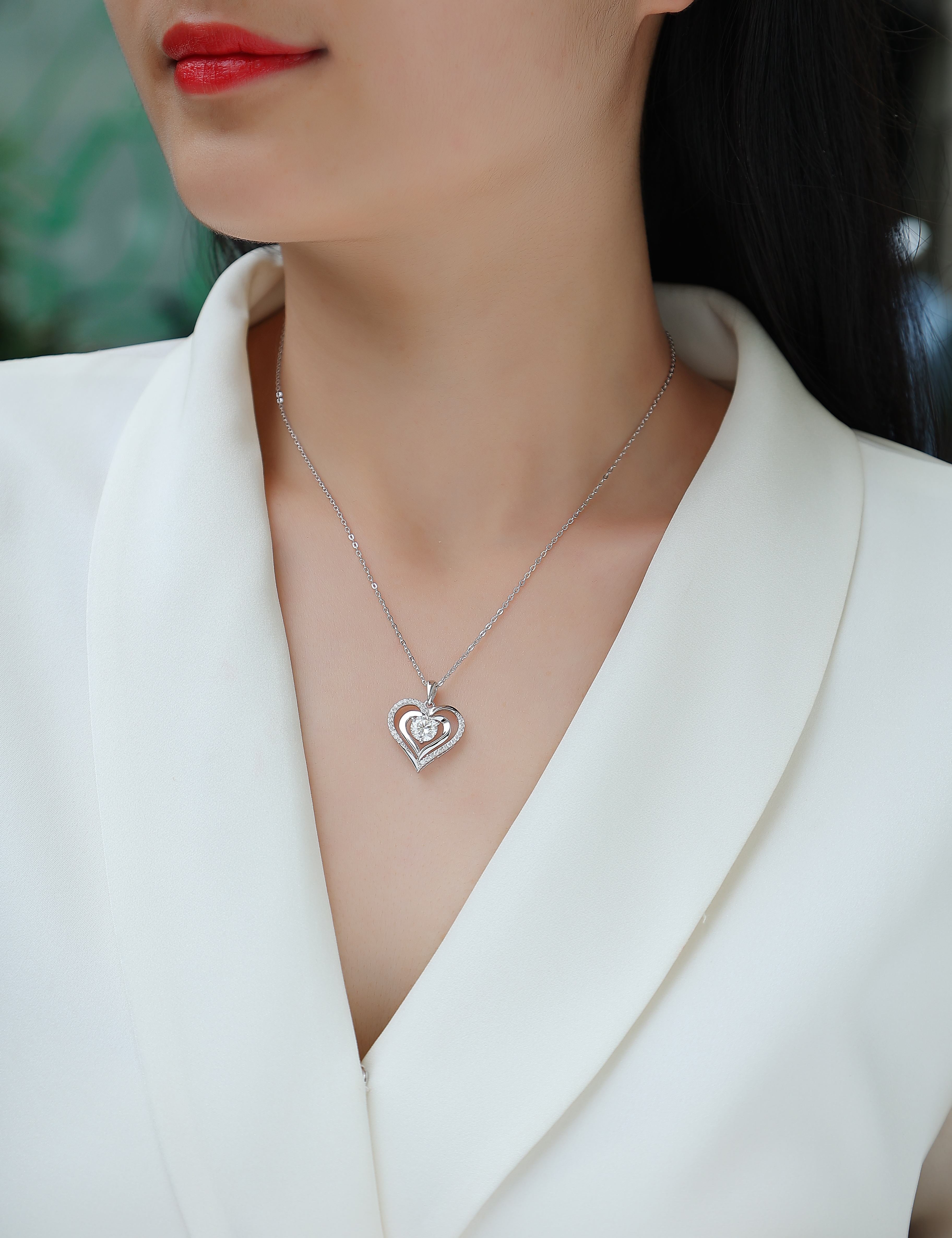Lens Of Time Necklace - 1ct Moissanite