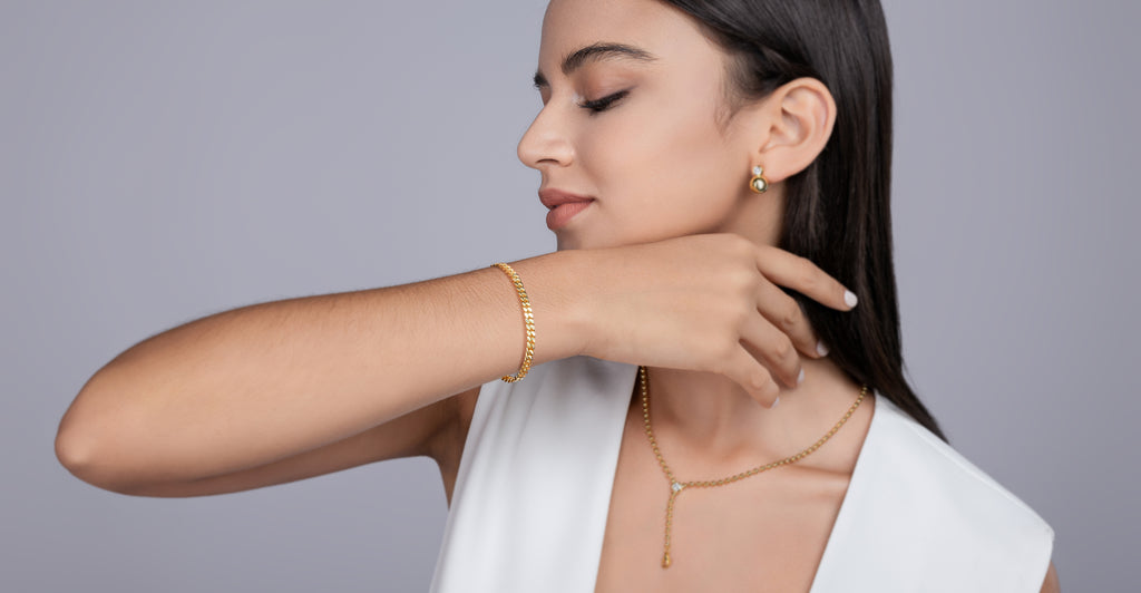 Sunlit Void Moissanite Bracelet Gold