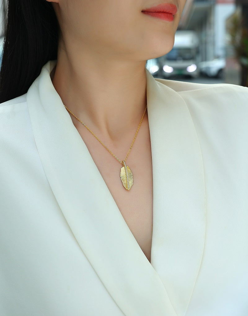 Fallen Leaves Moissanite Necklace Gold