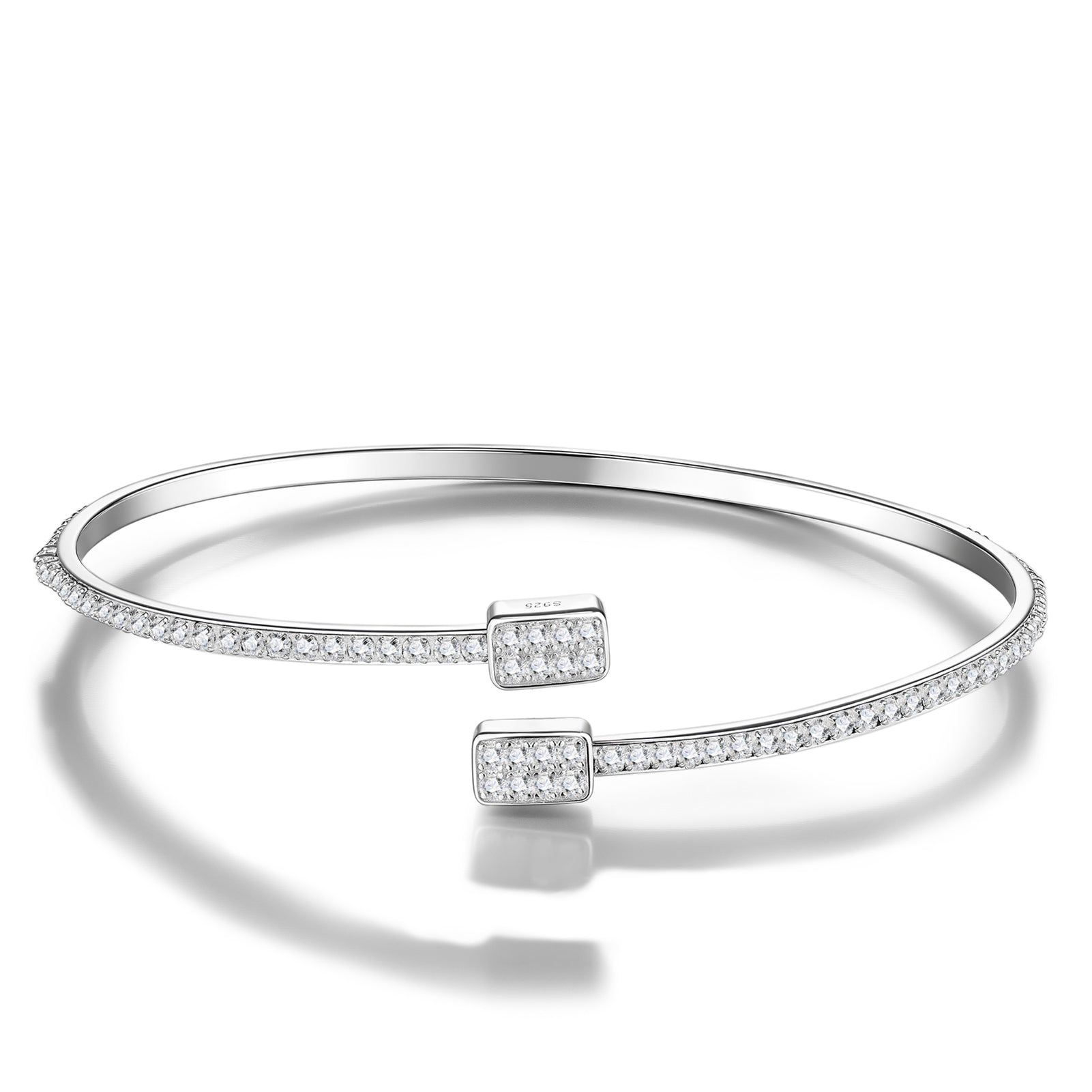 Fluid Curve Cuff Moissanite Silver