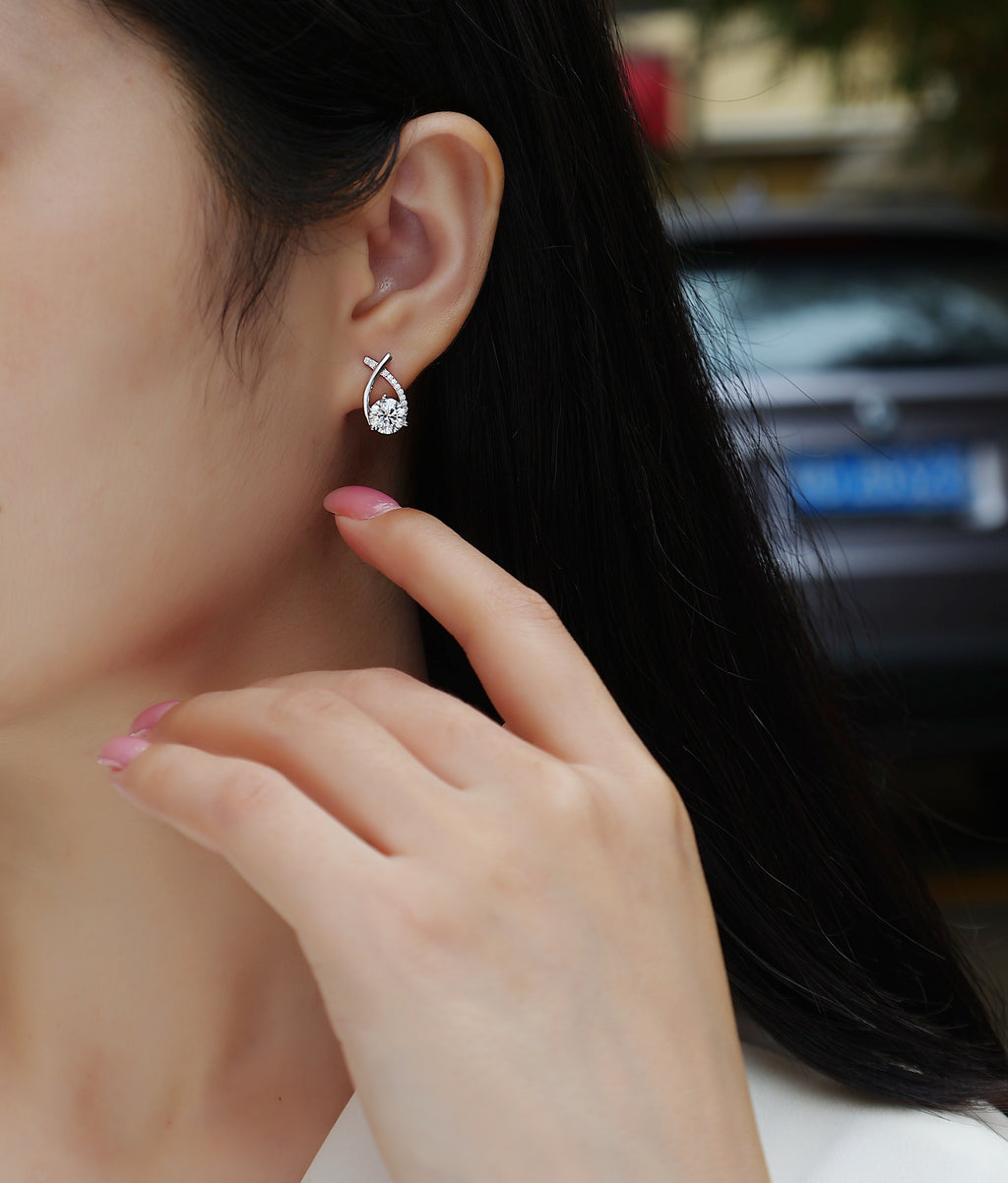 Galactic Bloom Moissanite Stud Earrings 1ct