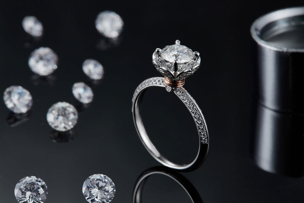 Shadow Notes Ring - Moissanite 1 Carat Silver