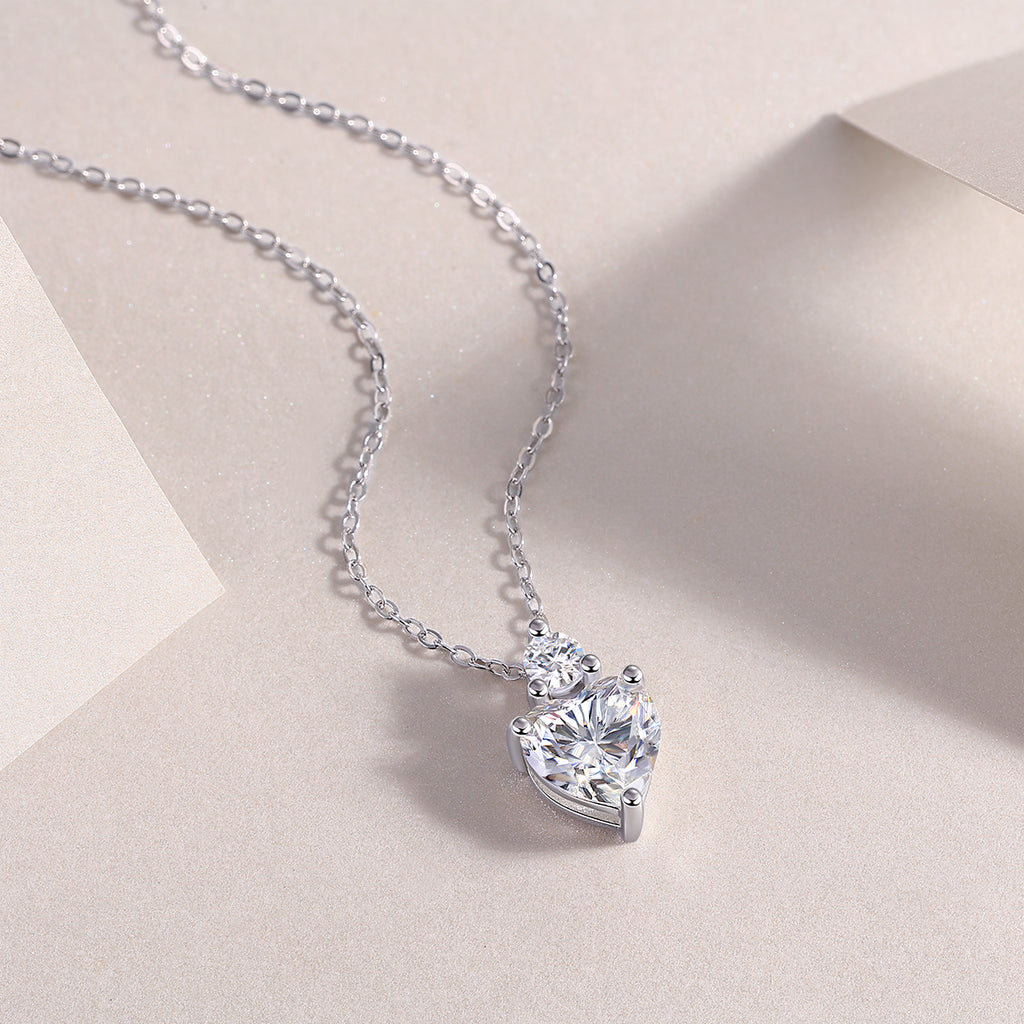 Ripple Phantom Moissanite Heart Necklace