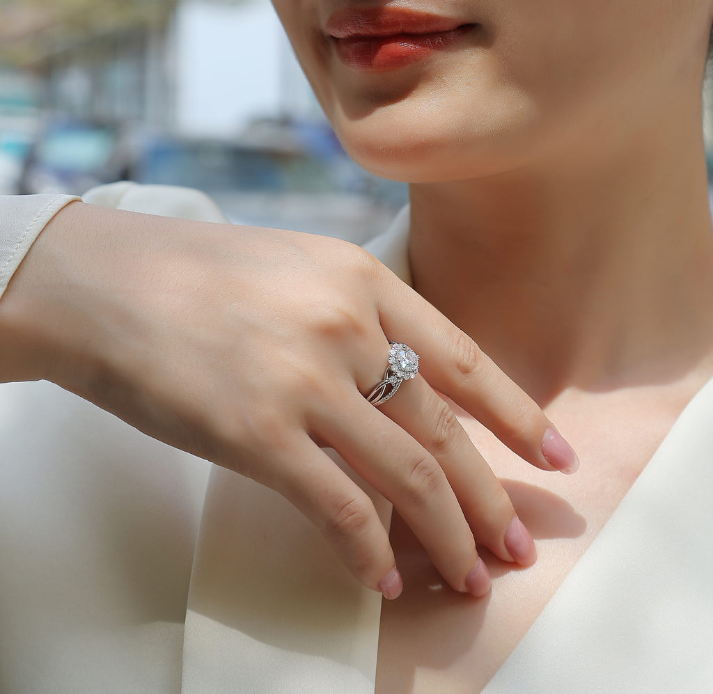 Snow Lotus Moissanite Ring 2 Carat Silver