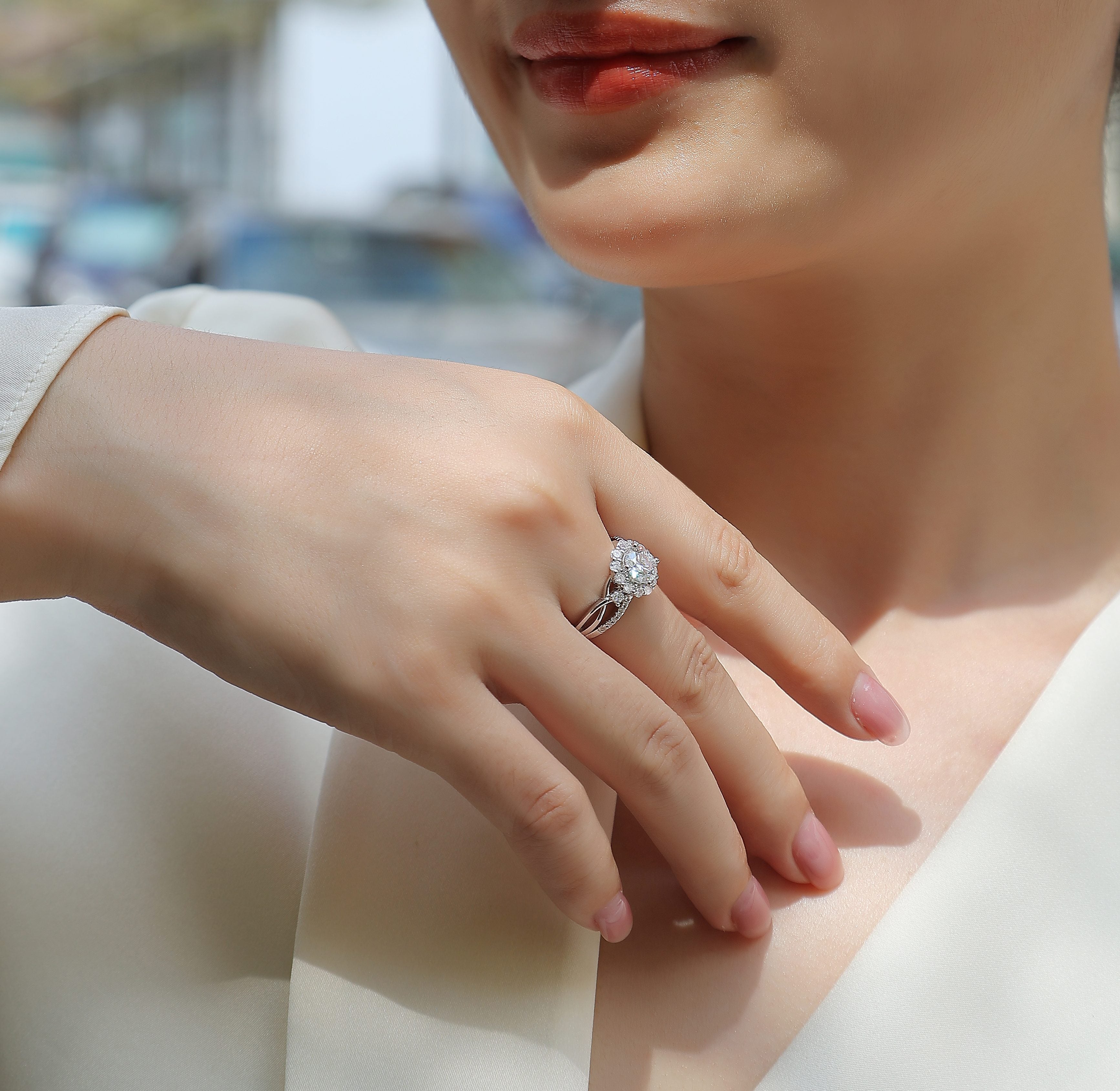 Snow Lotus Moissanite Ring 2 Carat Silver