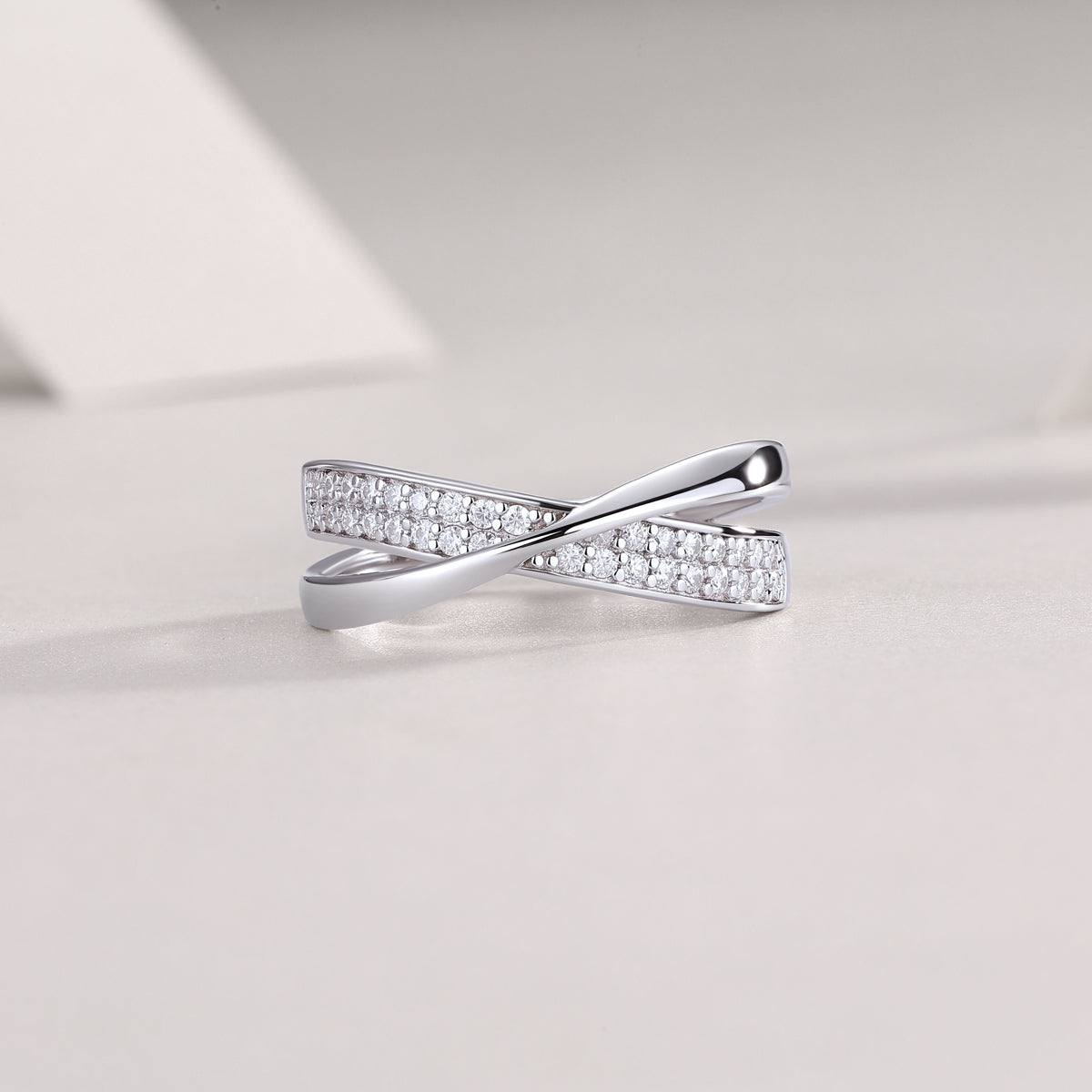 Dexterous Moissanite Ring - S925 Silver Platinum