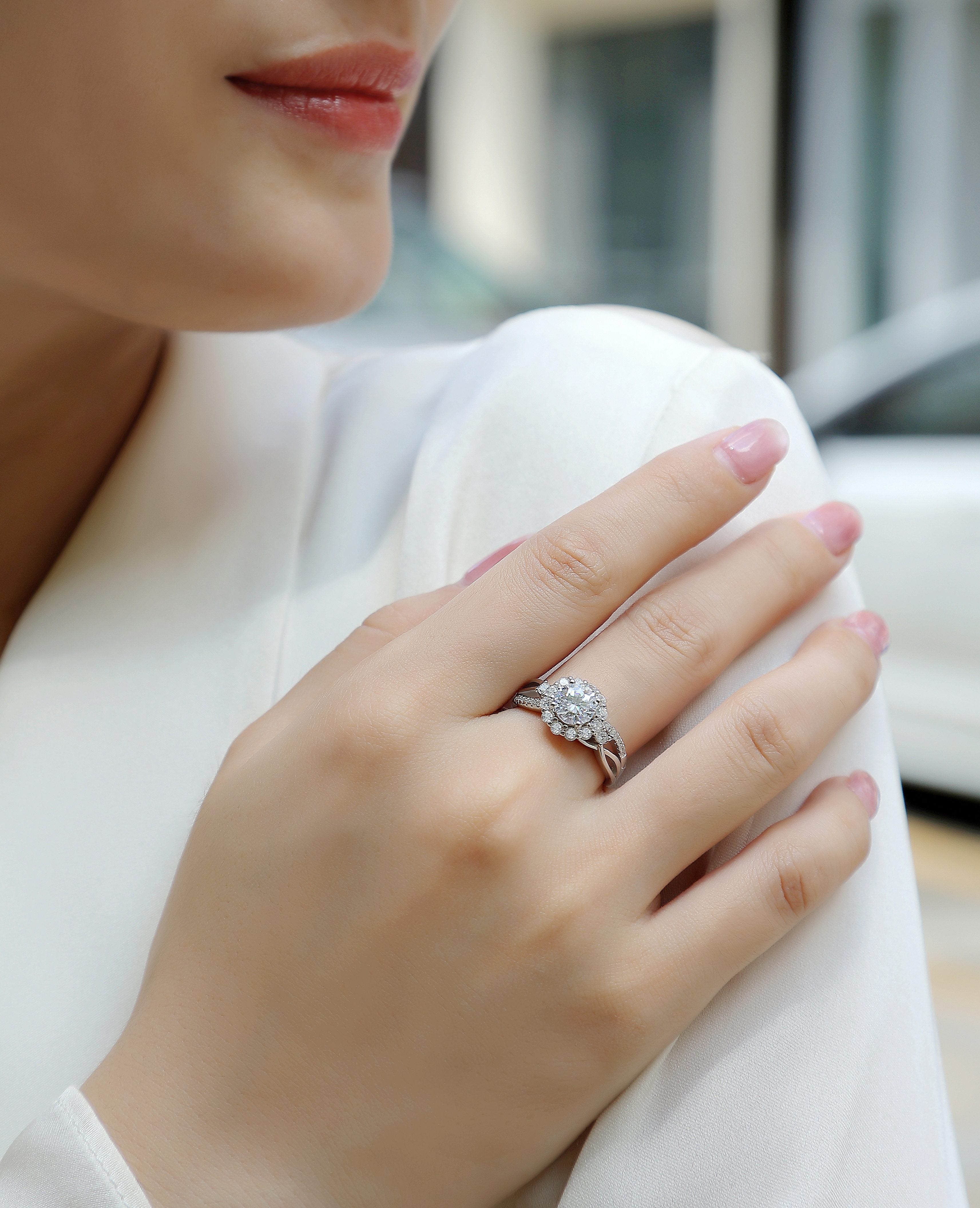 Snow Lotus Moissanite Ring 2 Carat Silver
