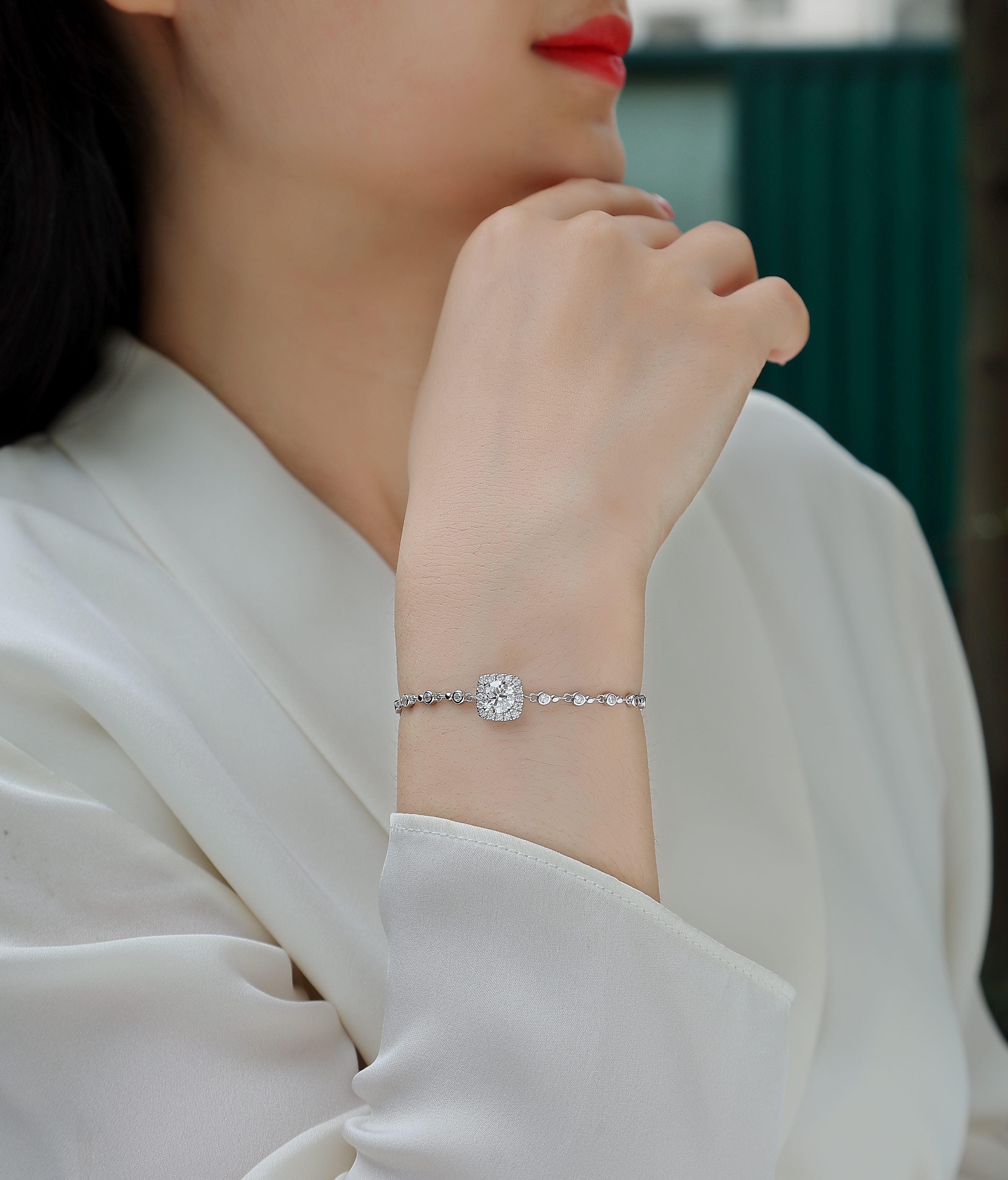 Light Voyager Moissanite Bracelet 1 Carat