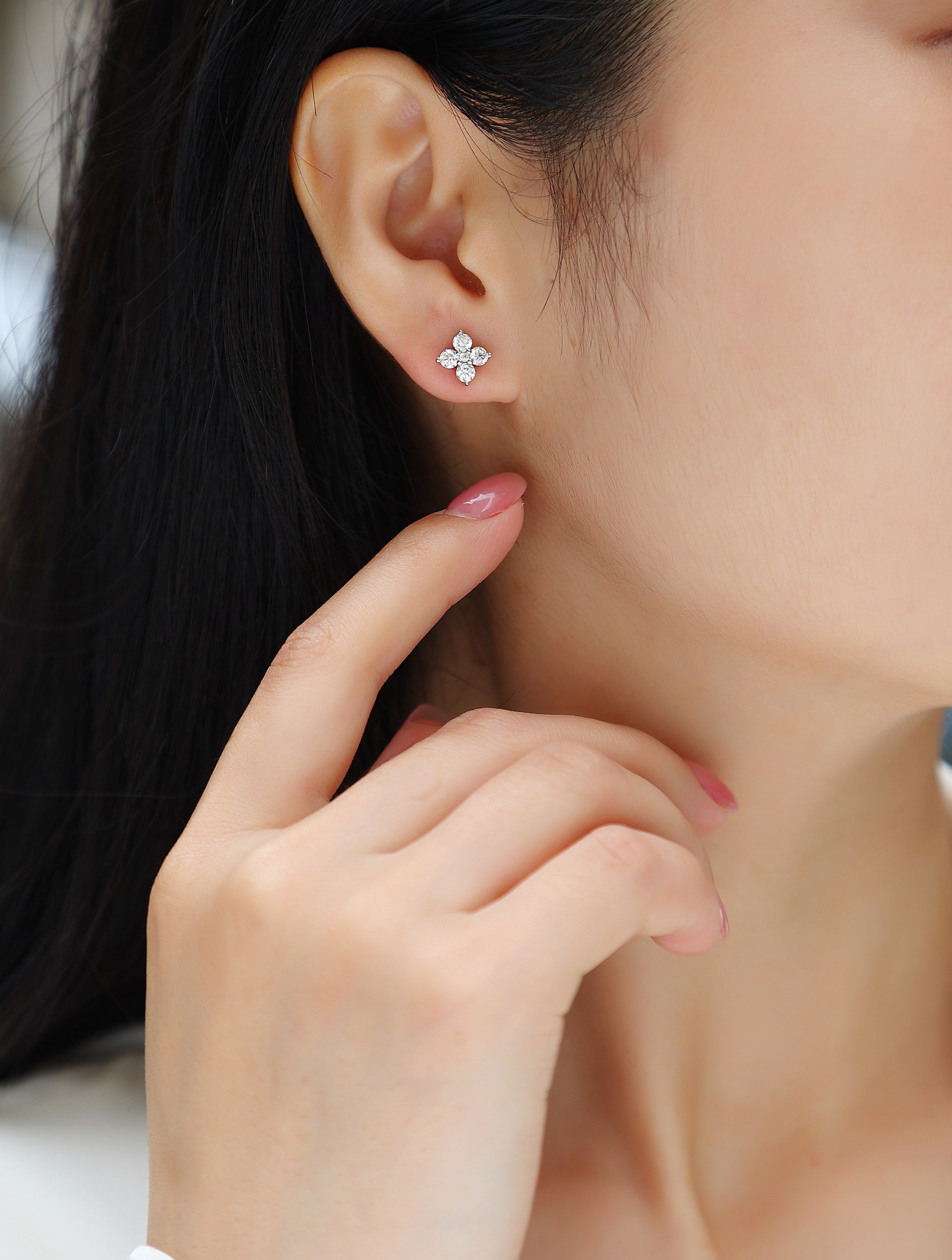 Silent Nova Moissanite Stud Earrings S925 Silver