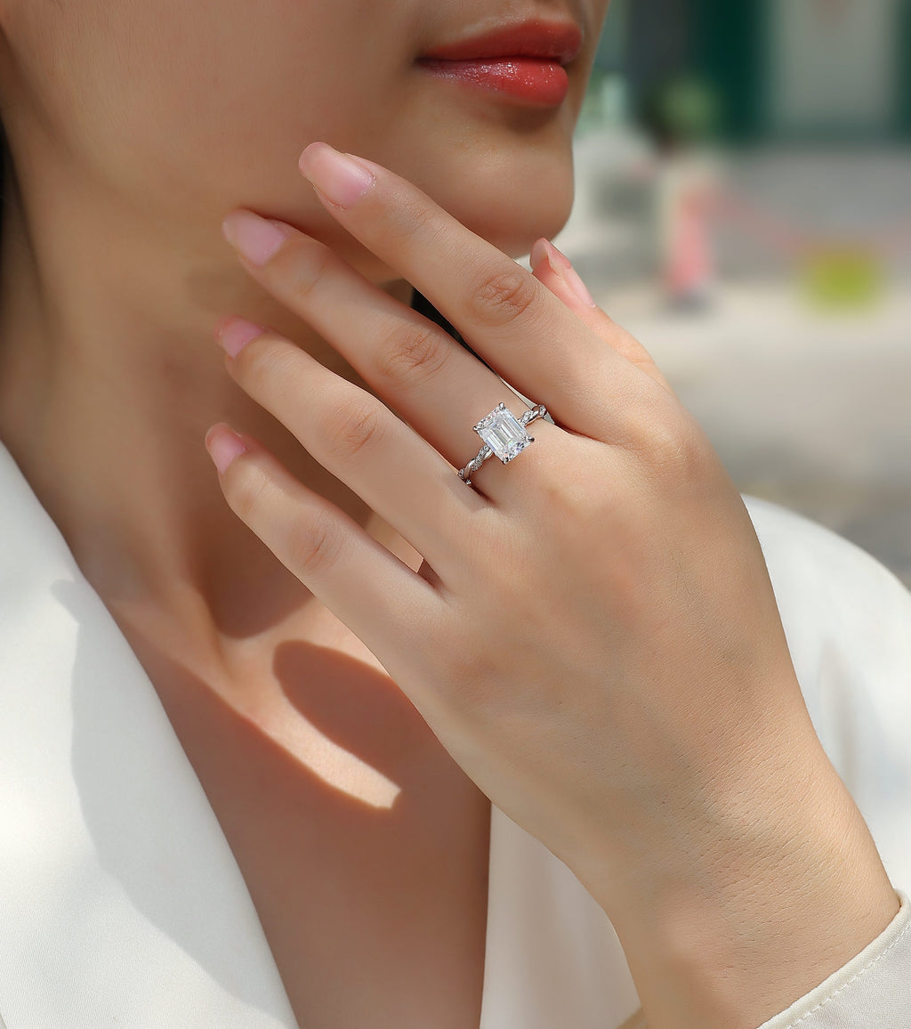 Chasing Light Moissanite Ring Silver