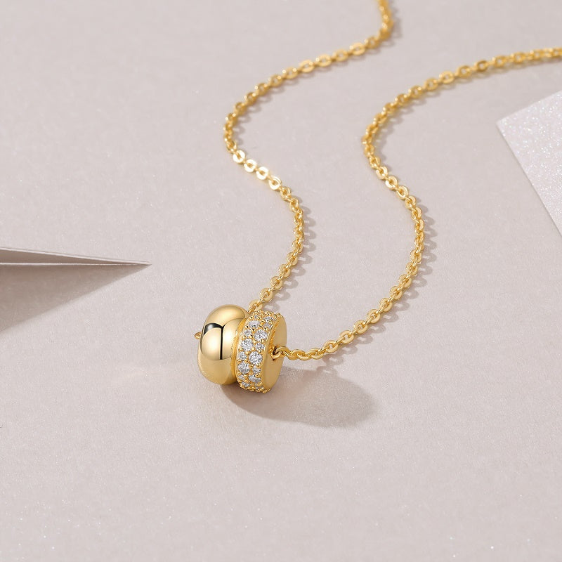 Macro Muse Moissanite Necklace Gold-Plated