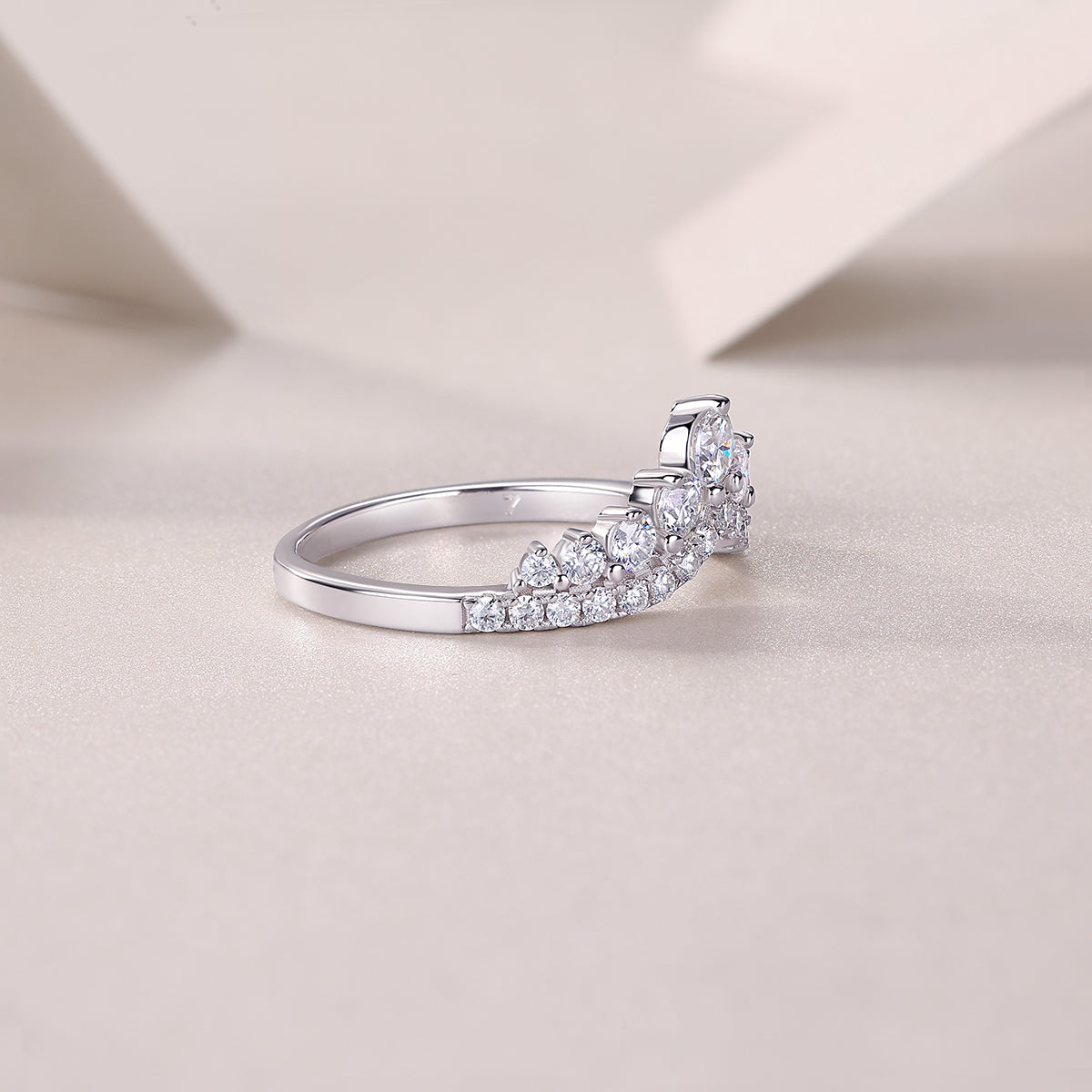 Queen's Grace Moissanite Ring - S925 Silver