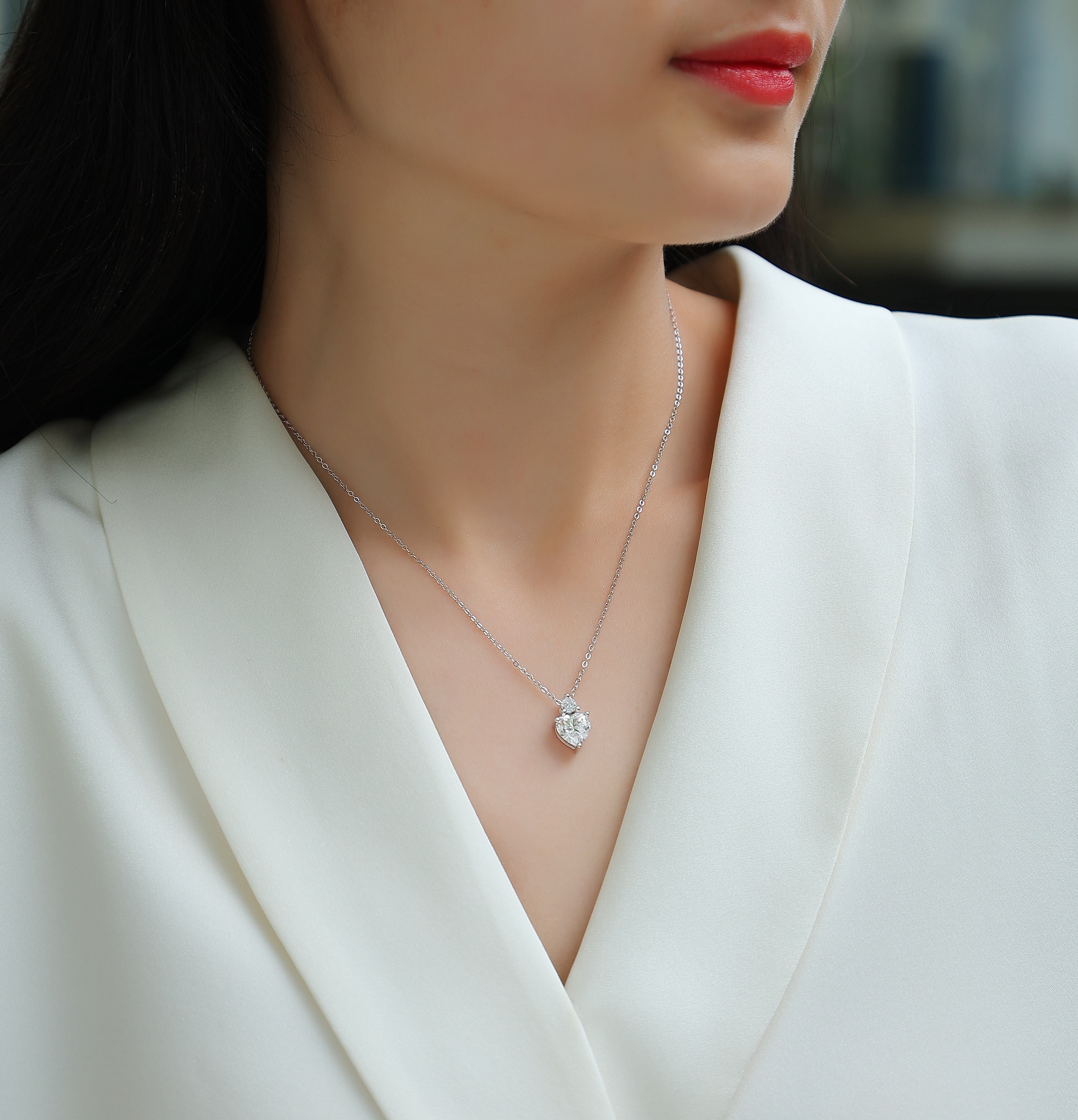 Ripple Phantom Moissanite Heart Necklace