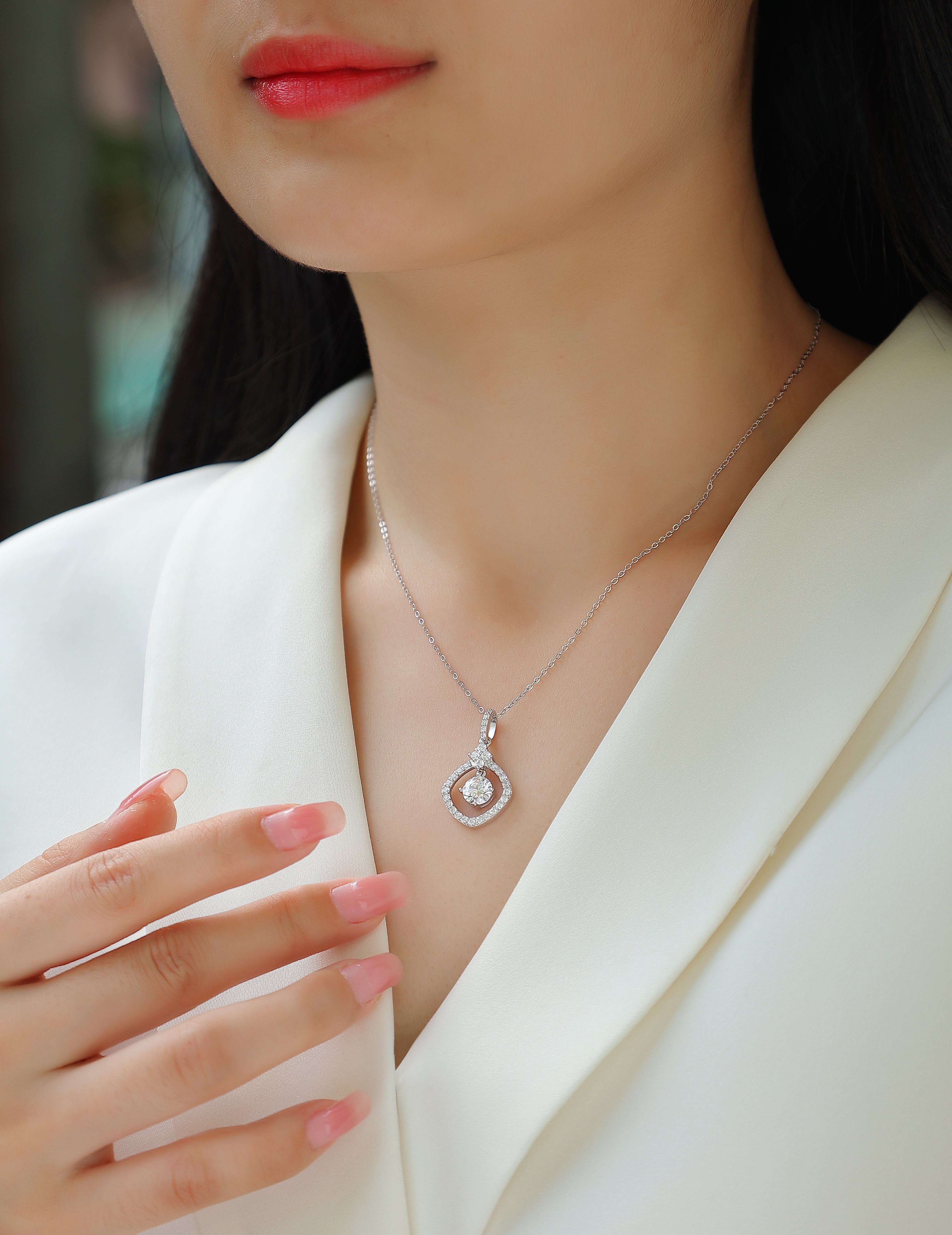 Space Dream Moissanite Necklace 1ct Silver
