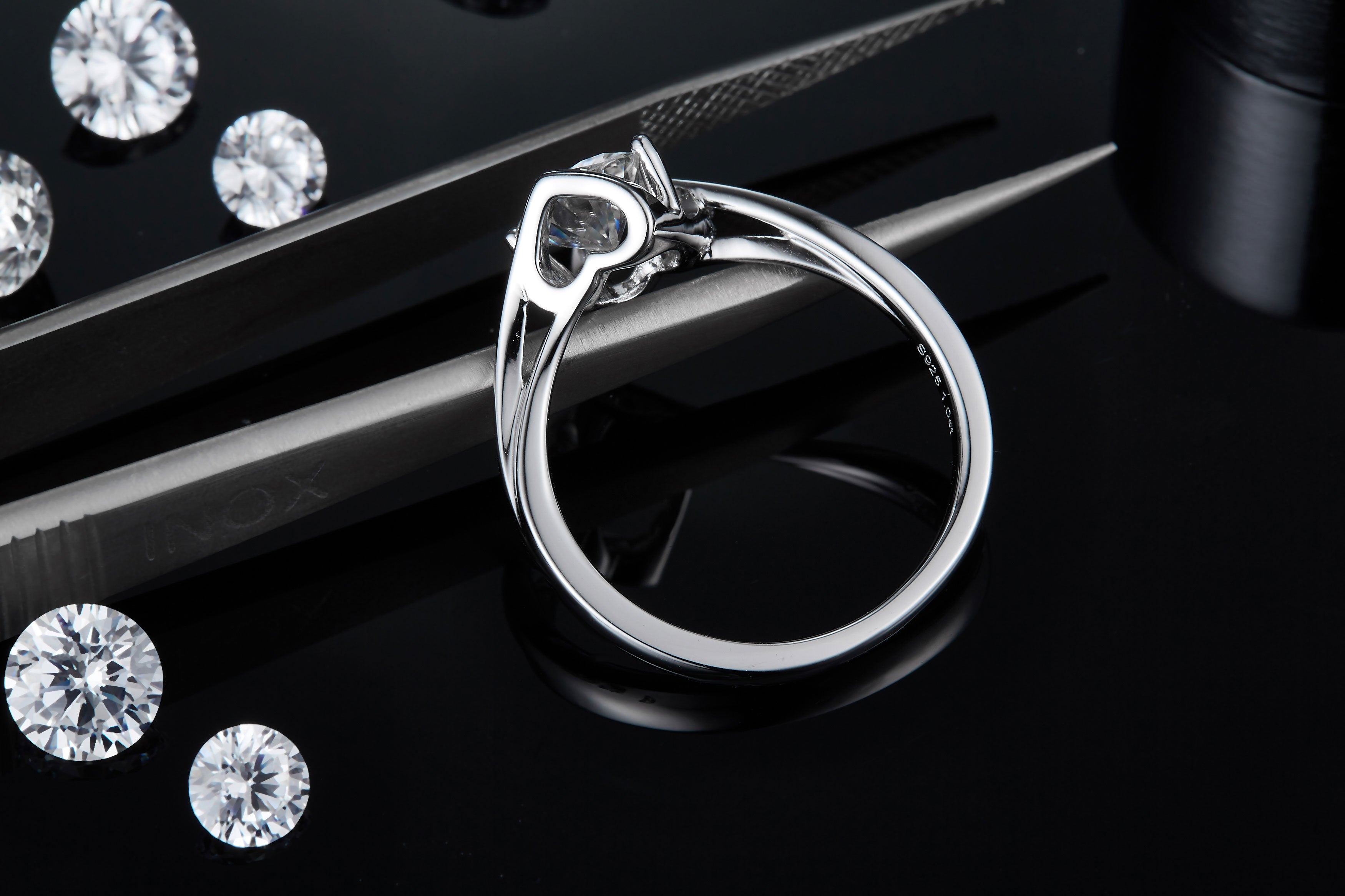 Angel's Heart Ring - Moissanite 1ct Silver