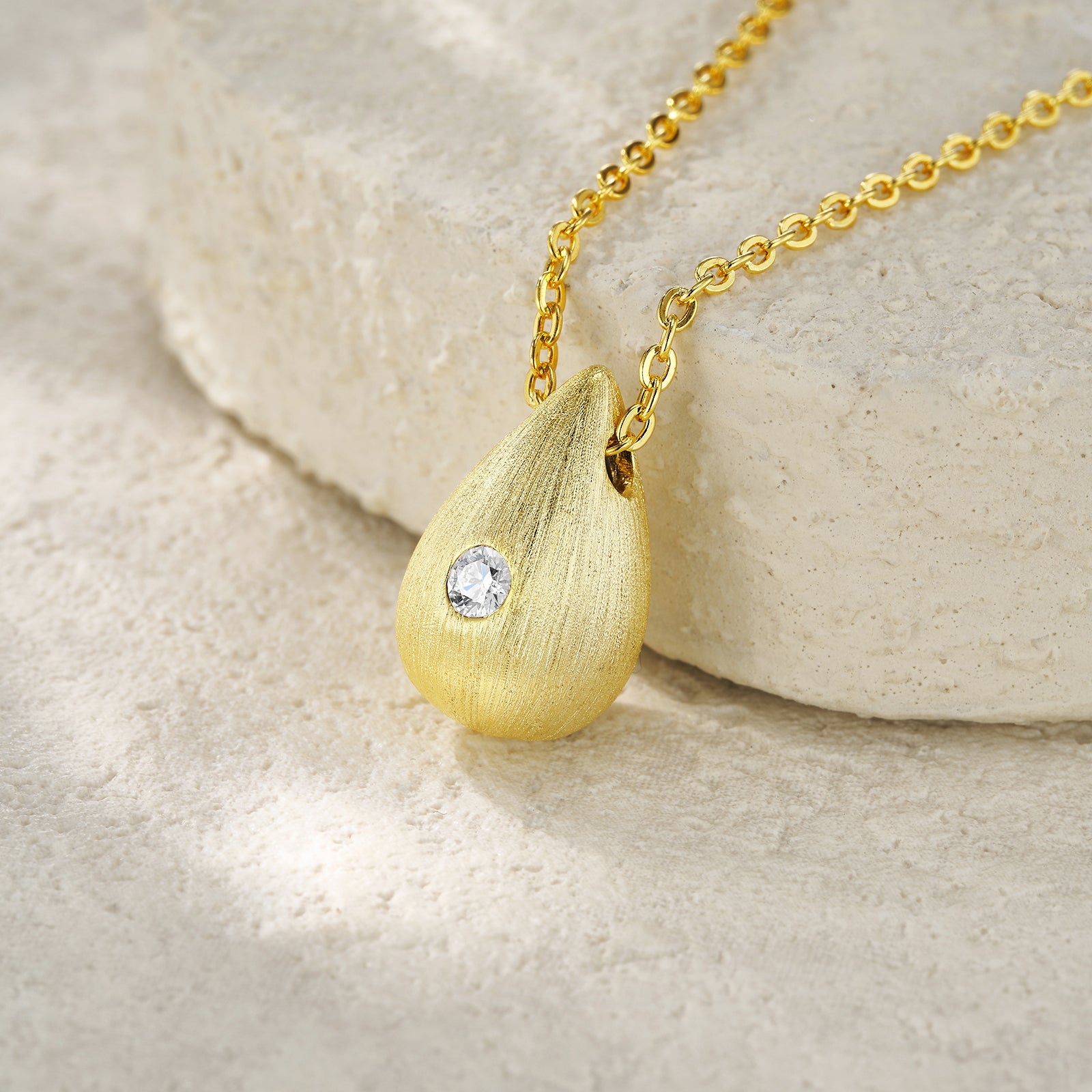 Dreamy Water Drop Moissanite Necklace Gold