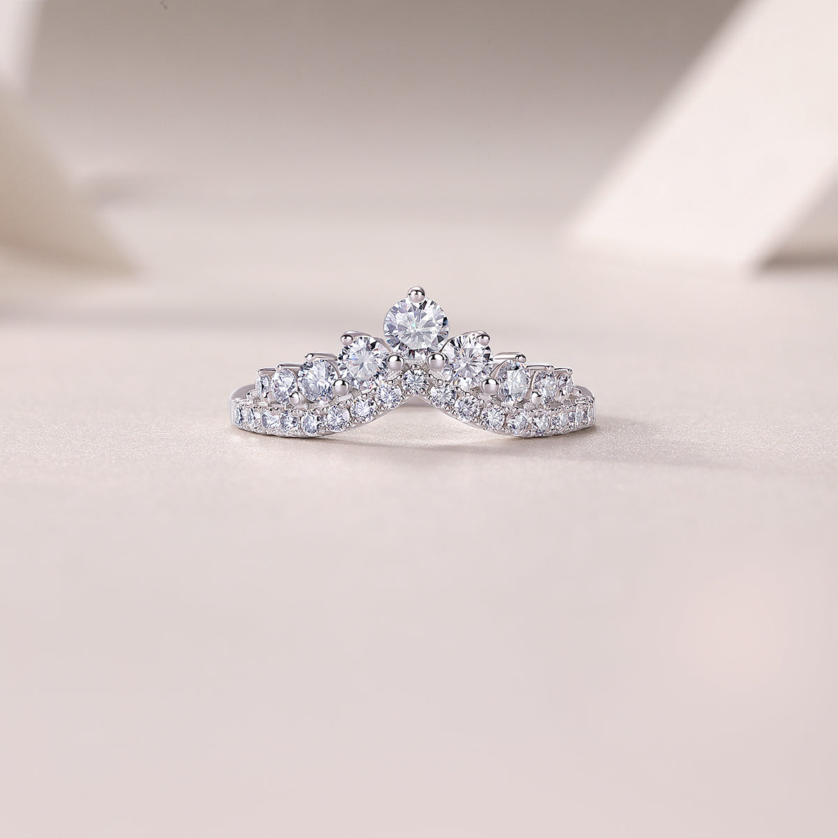 Queen's Grace Moissanite Ring - S925 Silver