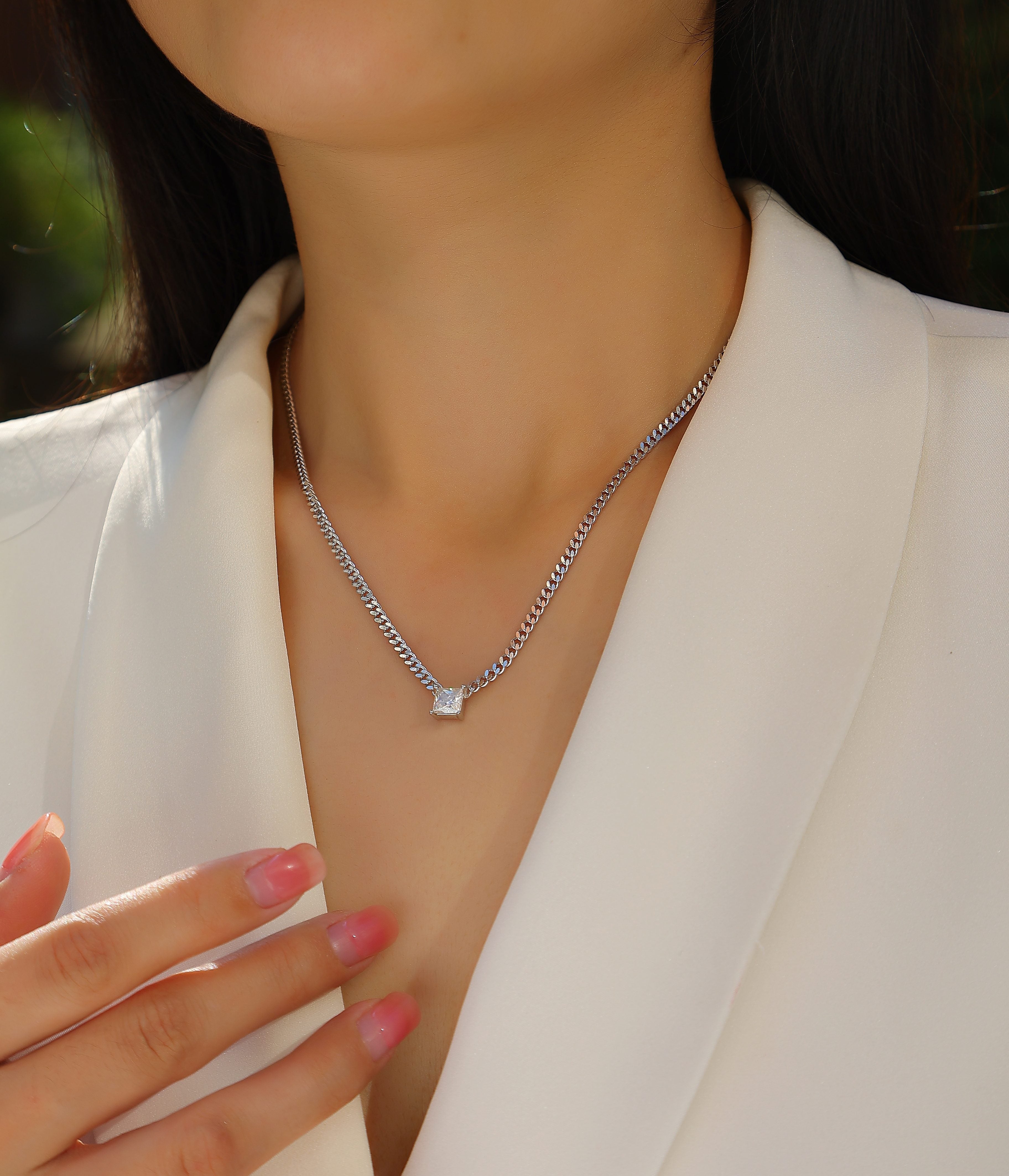 Oracle's Vision Moissanite Necklace - Silver 40cm