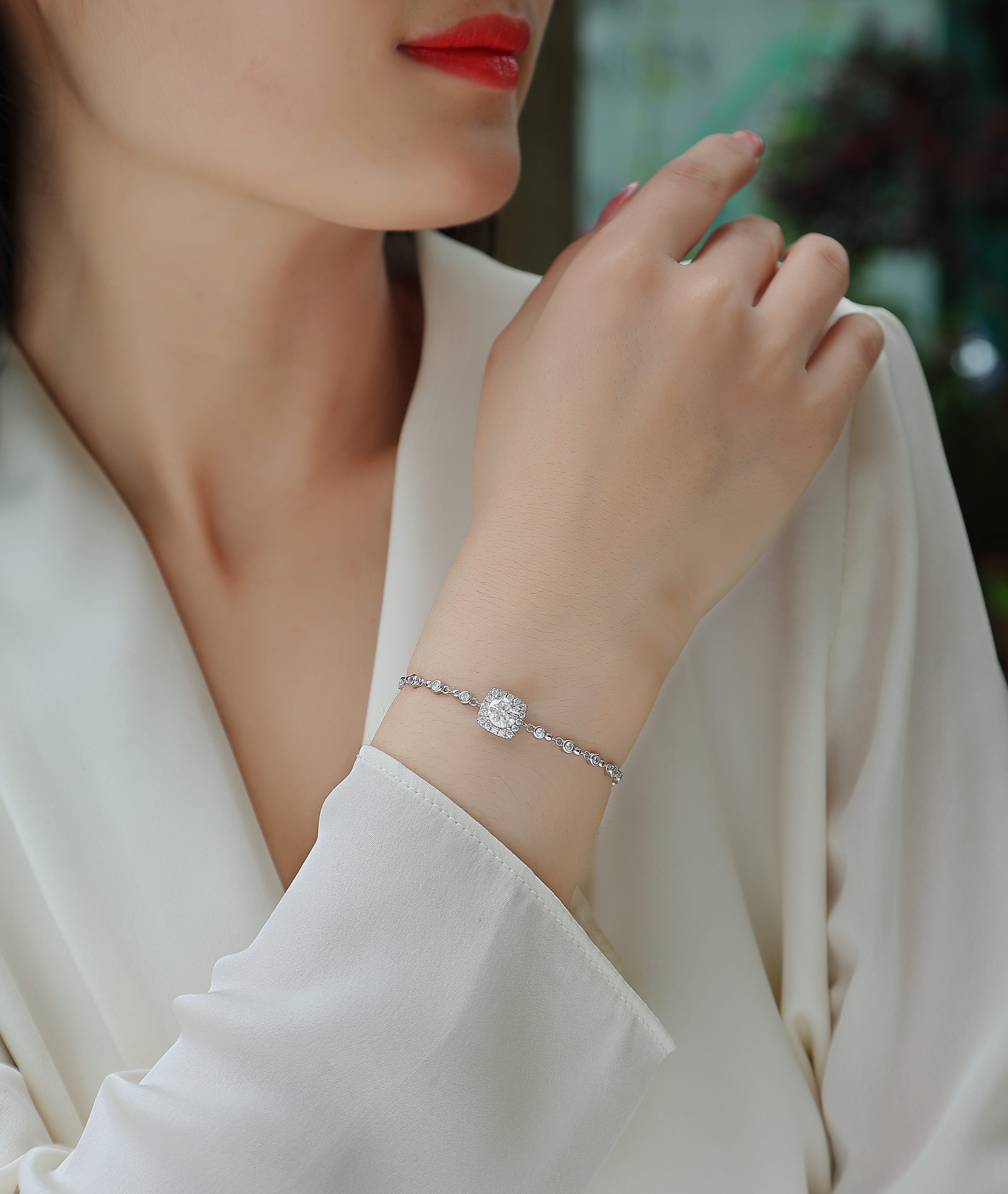 Light Voyager Moissanite Bracelet 1 Carat