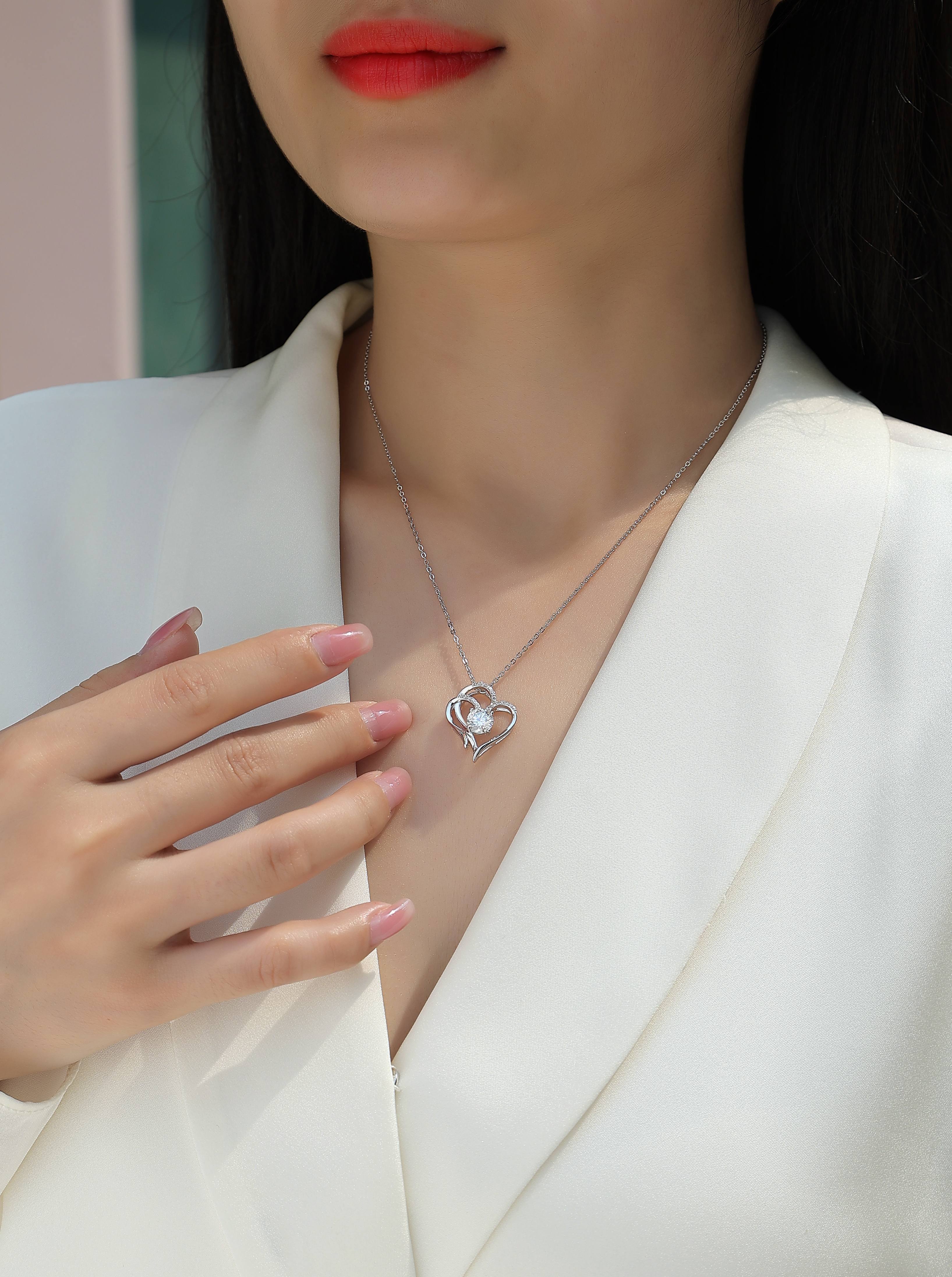 Heart to Heart Necklace Moissanite 1ct Silver