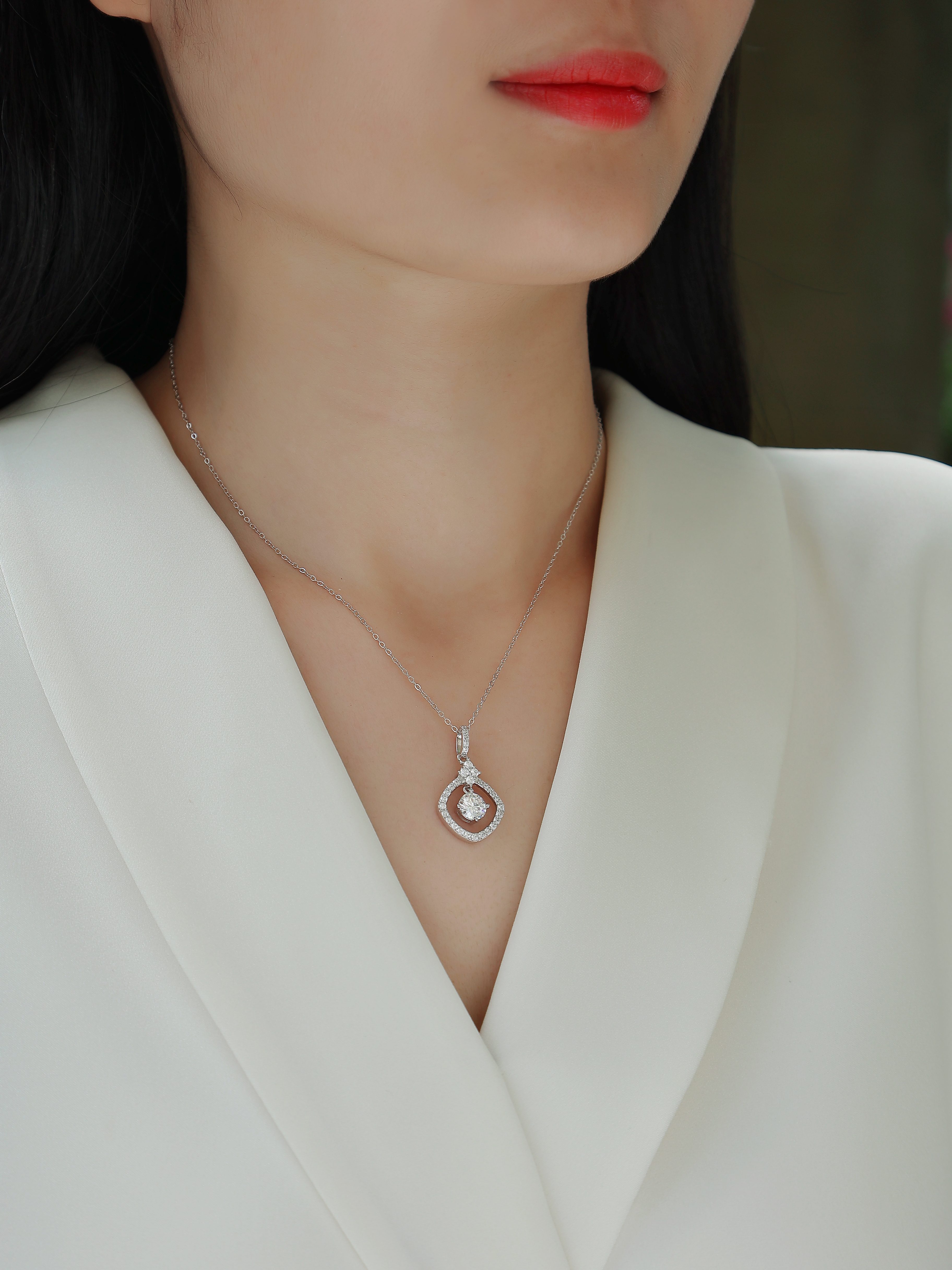 Space Dream Moissanite Necklace 1ct Silver