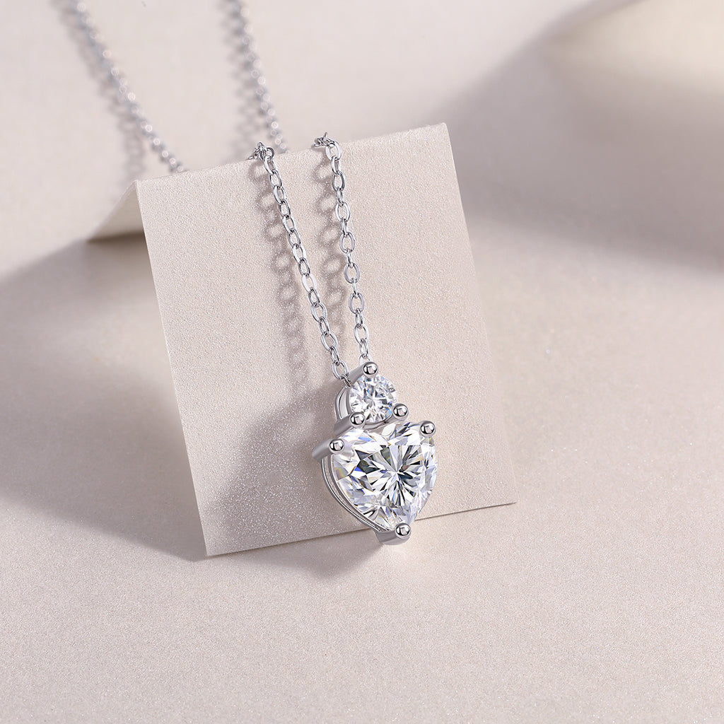 Ripple Phantom Moissanite Heart Necklace