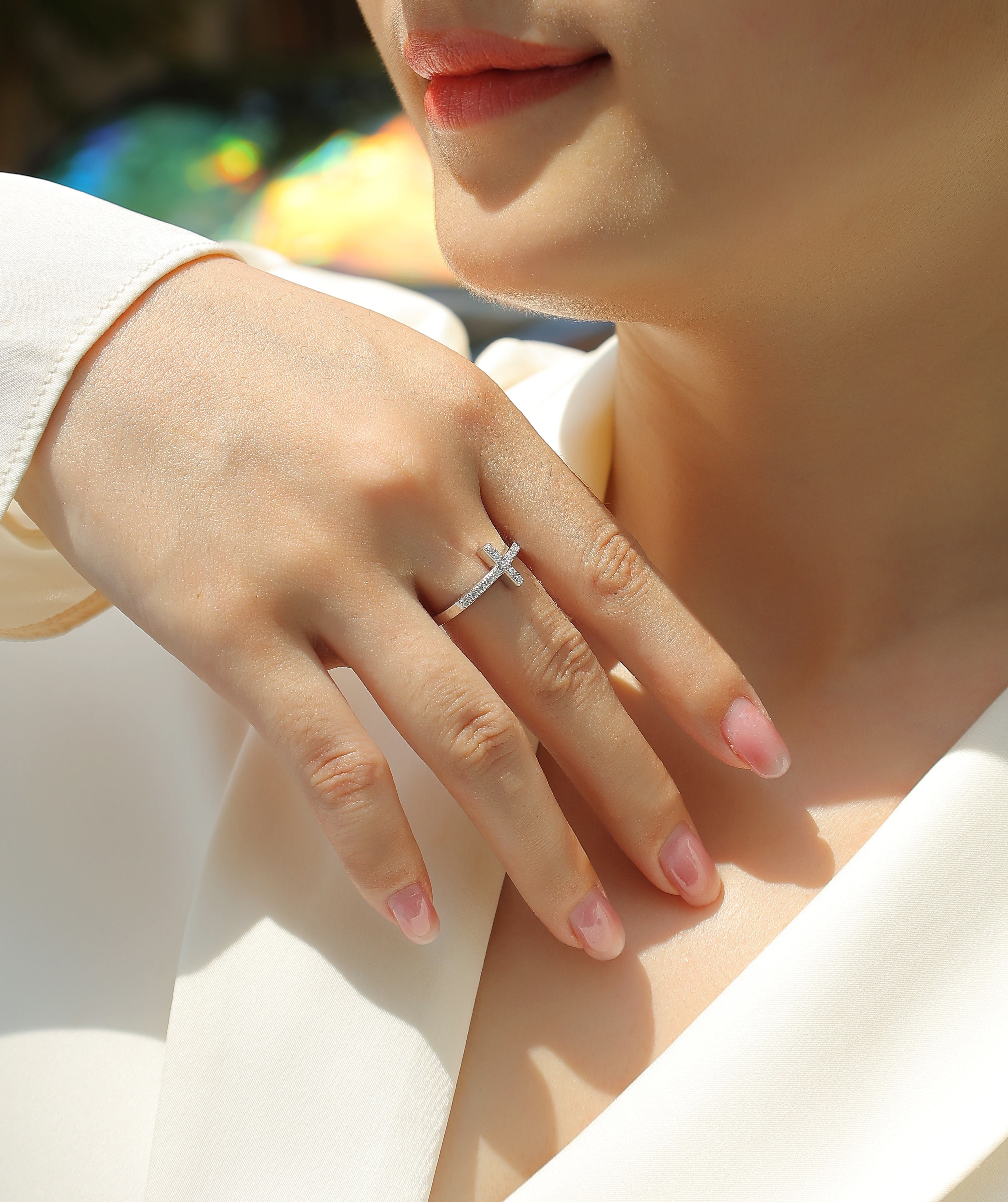 Holy Light Cross Ring Moissanite S925 Silver